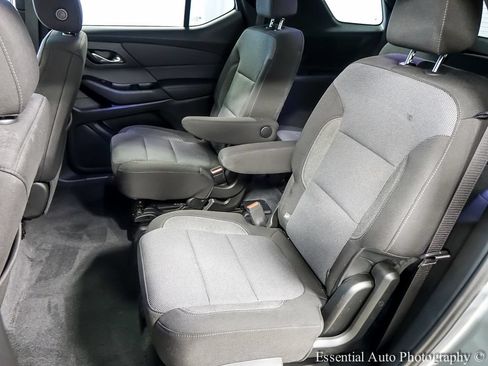 Used 2023 Chevrolet Traverse LT AWD/4WD image 7