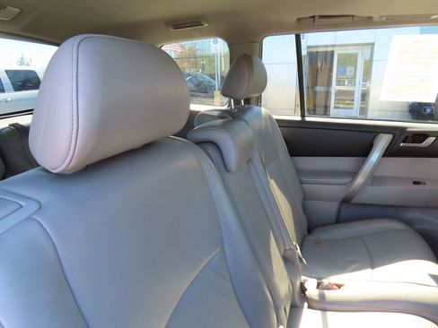 Used 2013 Toyota Highlander SE image 35