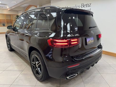 Used 2024 Mercedes-Benz GLB 250 image 3