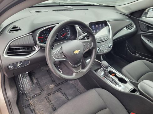 Used 2025 Chevrolet Malibu LT image 10