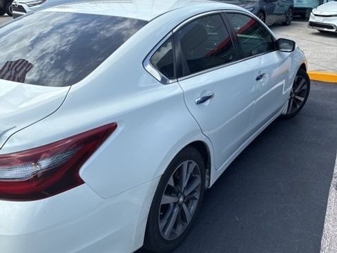 Used 2017 Nissan Altima 2.5 SR image 4