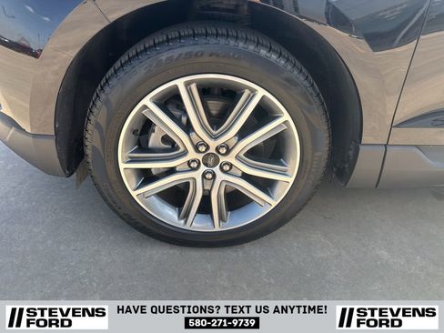 Used 2024 Ford Edge Titanium image 12