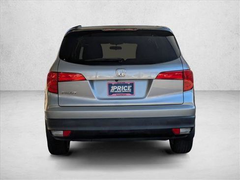 Used 2017 Honda Pilot LX image 7