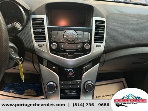 Used 2015 Chevrolet Cruze LT w/ Technology Package image 21