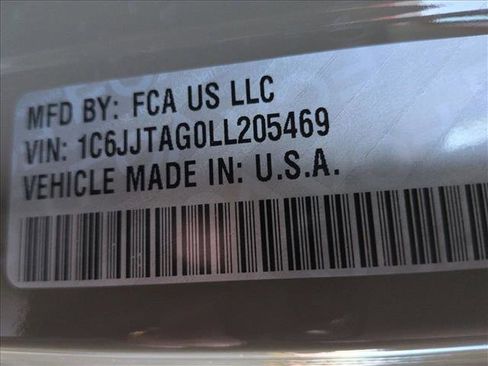 Used 2020 Jeep Gladiator Sport image 24