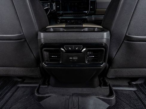 Used 2022 Chevrolet Silverado 1500 ZR2 w/ Technology Package image 32