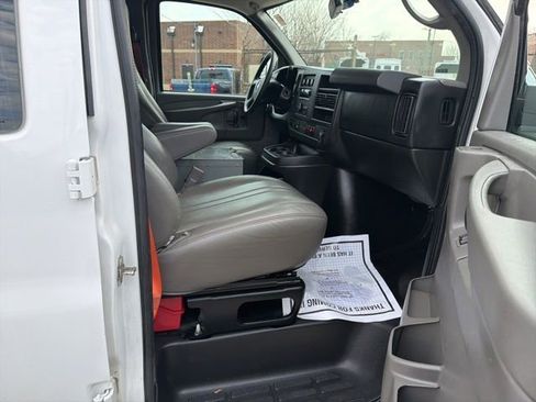 Used 2015 Chevrolet Express 2500 image 13