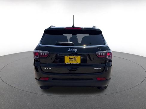 Used 2025 Jeep Compass Latitude AWD/4WD image 12