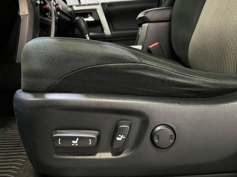 Certified 2019 Toyota 4Runner SR5 AWD/4WD image 14