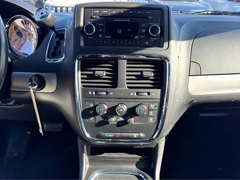 Used 2015 Dodge Grand Caravan SXT w/ Blacktop Package image 22