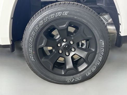 New 2026 RAM 1500 4x4 Crew Cab image 30