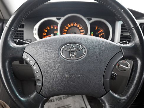 Used 2005 Toyota 4Runner SR5 image 6