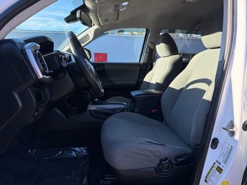 Used 2018 Toyota Tacoma SR5 image 10