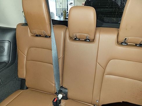 Used 2022 Nissan Pathfinder Platinum w/ Cargo Package image 12