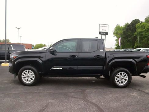 Used 2025 Toyota Tacoma SR5 RWD image 4