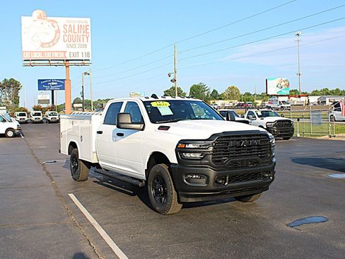 Used 2025 RAM 2500 Tradesman AWD/4WD image 3