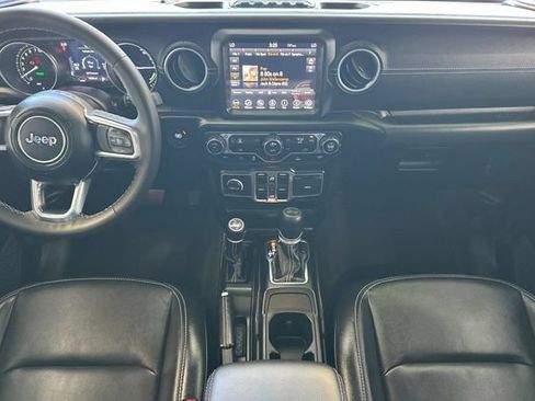 Used 2023 Jeep Wrangler Unlimited Sahara AWD/4WD image 16
