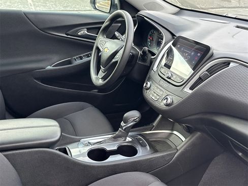 Used 2023 Chevrolet Malibu LT image 9