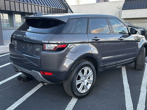 Used 2017 Land Rover Range Rover Evoque SE image 3
