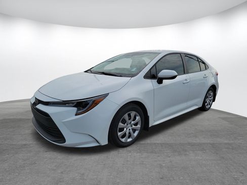 Certified 2026 Toyota Corolla LE FWD image 3