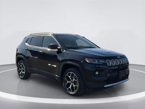 Used 2025 Jeep Compass Limited AWD/4WD image 2