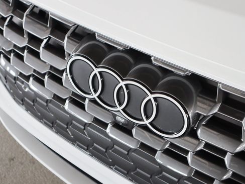 Certified 2025 Audi Q5 Premium w/ Convenience Package AWD/4WD image 30