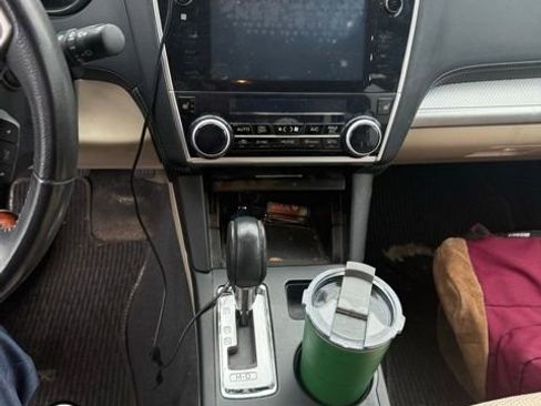 Used 2019 Subaru Outback 2.5i Premium AWD/4WD image 11