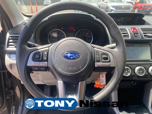Used 2017 Subaru Forester 2.5i AWD/4WD image 14