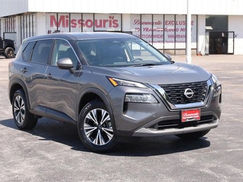 Certified 2023 Nissan Rogue SV image 2
