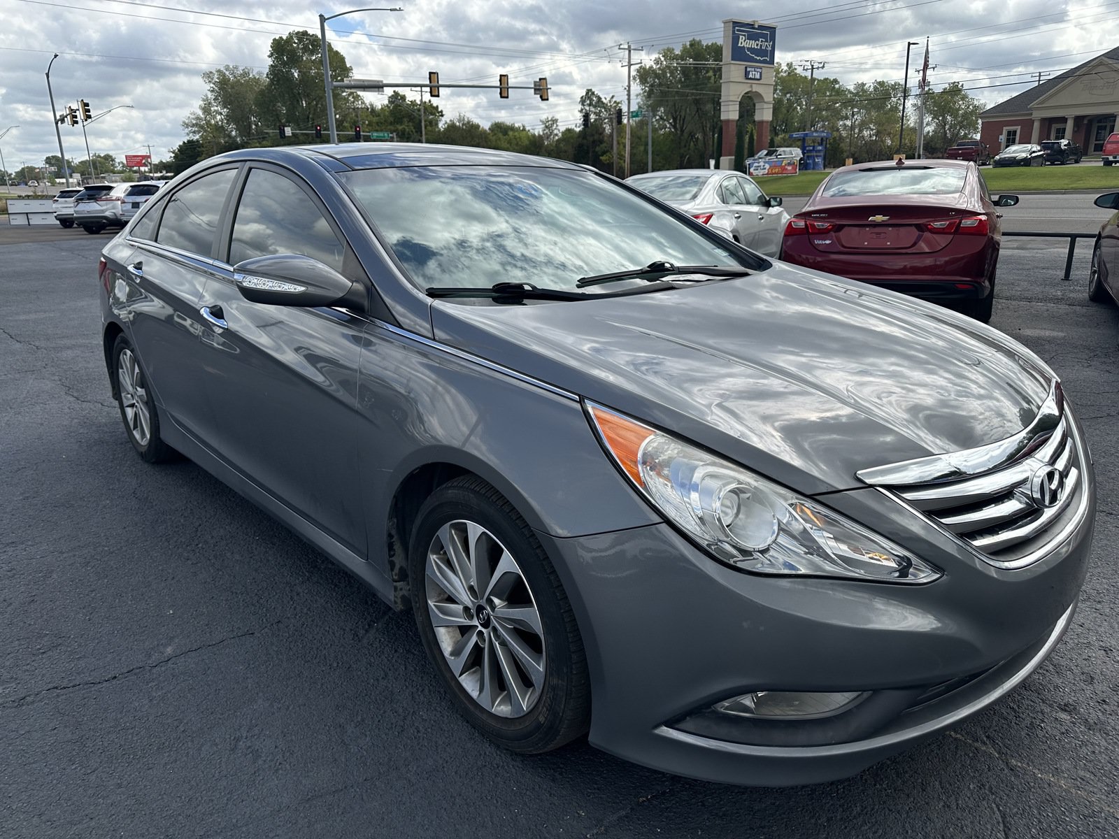 Used 2014 Hyundai Sonata Limited w/ Technology Package 05 FWD image 2