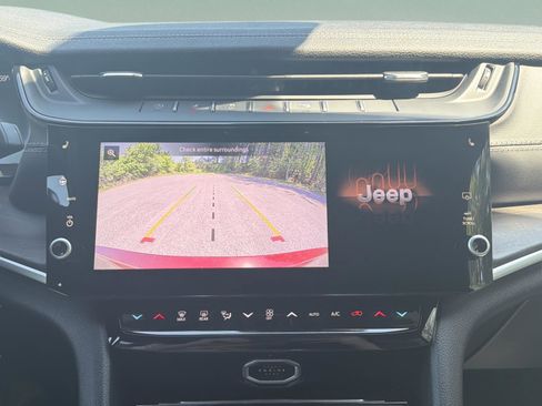 New 2026 Jeep Grand Cherokee L Limited AWD/4WD image 17