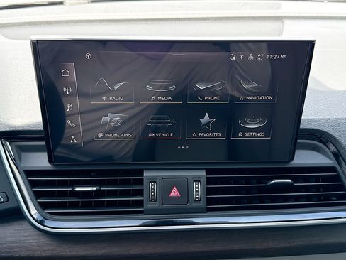 Used 2025 Audi Q5 e Premium AWD/4WD image 29