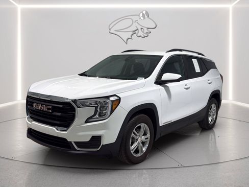 Used 2023 GMC Terrain SLE w/ Driver Convenience Package AWD/4WD image 1