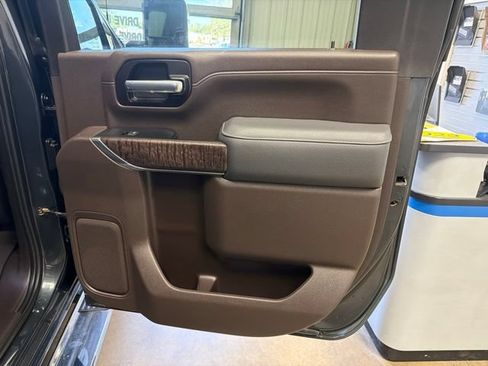 Used 2022 GMC Sierra 3500 Denali AWD/4WD image 27