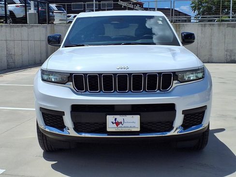 Used 2024 Jeep Grand Cherokee L Laredo AWD/4WD image 4