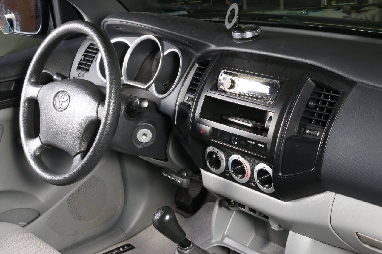 Used 2011 Toyota Tacoma 2WD Regular Cab image 47