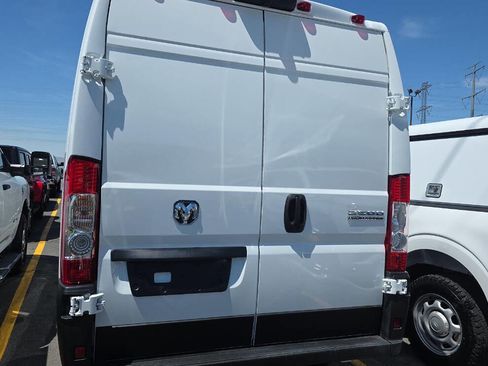 Used 2026 RAM ProMaster 2500 w/ Convenience Group FWD image 3