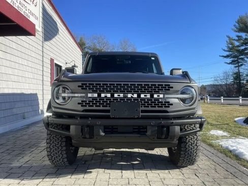 Used 2022 Ford Bronco Badlands image 3