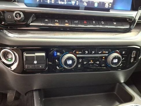 Used 2023 Chevrolet Silverado 1500 LTZ AWD/4WD image 26