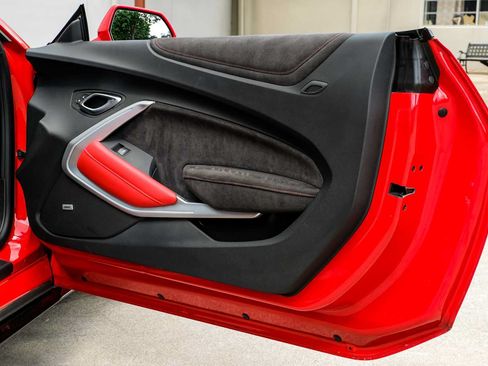 Used 2022 Chevrolet Camaro ZL1 RWD image 34