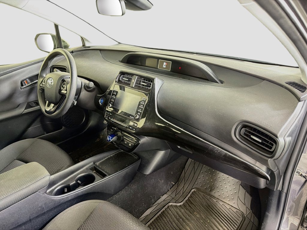 Used 2022 Toyota Prius LE FWD image 28
