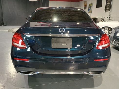 Used 2017 Mercedes-Benz E 300 4MATIC image 4