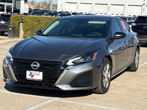 Certified 2025 Nissan Altima 2.5 S image 4