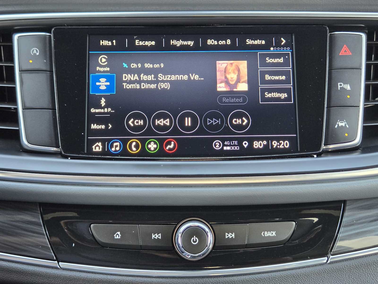 Used 2023 Buick Enclave Essence w/ Sport Touring Edition FWD image 18