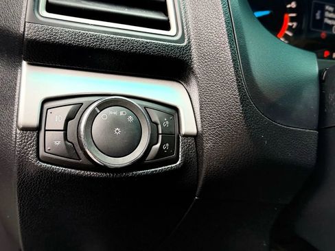 Used 2016 Ford Explorer XLT image 23