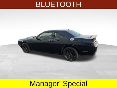 Used 2023 Dodge Challenger SXT image 4