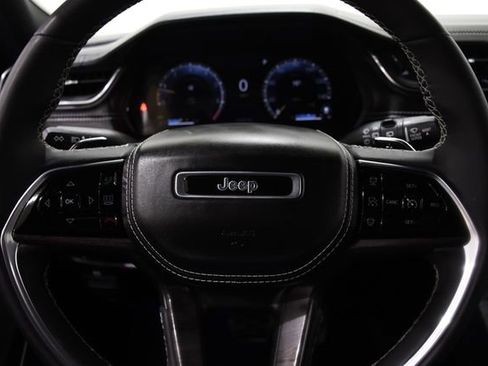 Used 2023 Jeep Grand Cherokee Overland AWD/4WD image 13