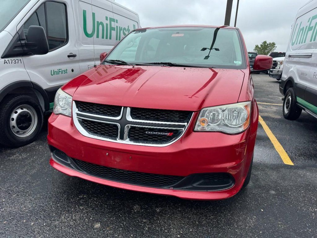 Used 2012 Dodge Grand Caravan SXT w/ Entertainment Group 1 FWD image 4
