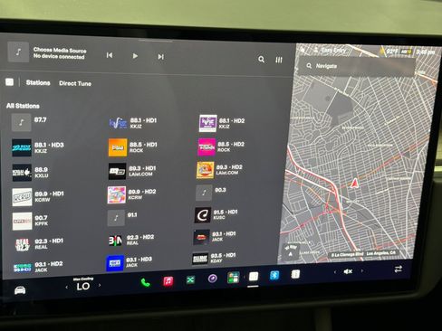 Used 2023 Tesla Model X AWD/4WD image 17