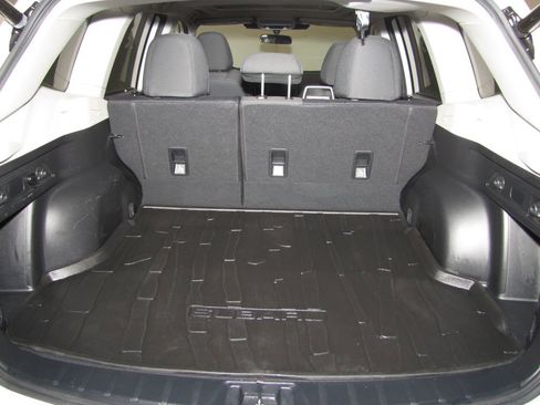 Used 2024 Subaru Forester Premium AWD/4WD image 18